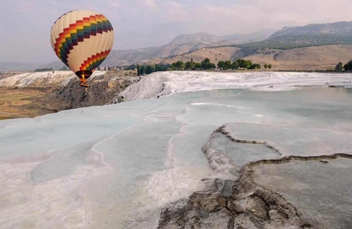 Pamukkale Hot Air Balloon Tour With Champagne
